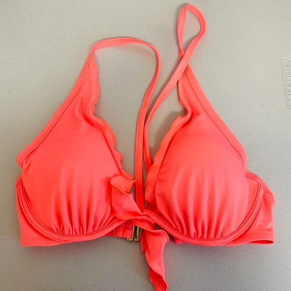 ✨NWOT VS HALTER TOP✨ - Picture 2 of 4